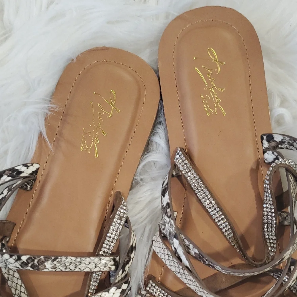 Thalia Sodi Black and White Sandals with Intricate Straps - Picture 2 of 6